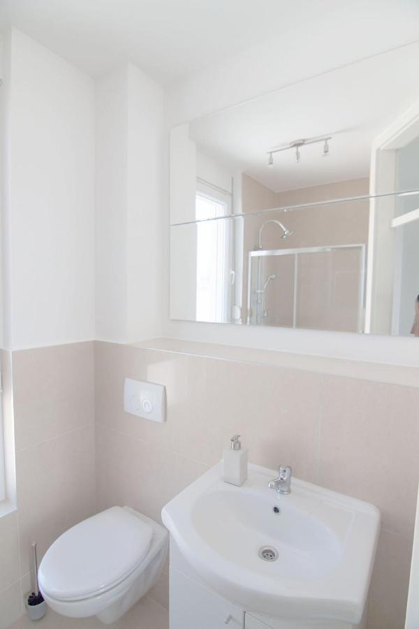 Apartments Atrium Blue Ražanac المظهر الخارجي الصورة